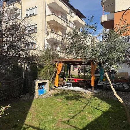 Apartament Berta Gardens 2 *